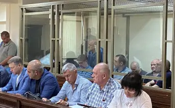Карим Бабаев отвечает на вопросы судьи. Фото donnews.ru
