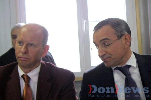 Қонақжай үй иесімен асүйде секс туралы порно видеоны қараңыз