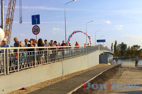 Вольное астраханская область. Мост через казачий. Хутор казачий ерик краснодарский край фото. Мост через реку стрелка краснодарский край. Казачий ерик кубань.