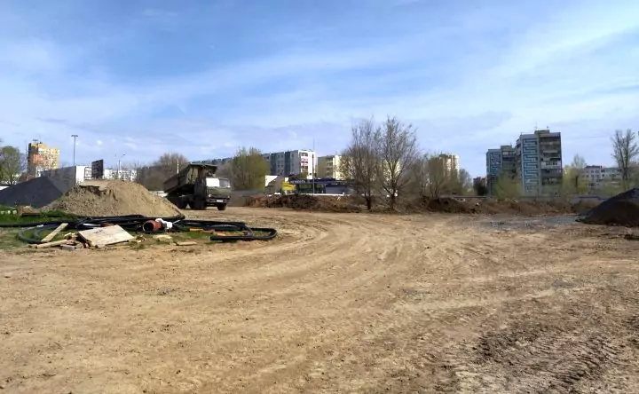 Расчистка территории под строительство капитального крытого помещения ФОКА уже началась. Фото donnews.ru
