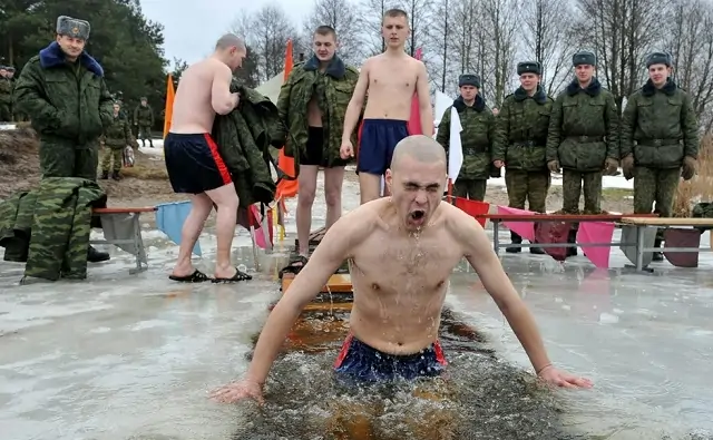 Крещенские купания в Ростове будут только у военных. Фото gettyimages.com