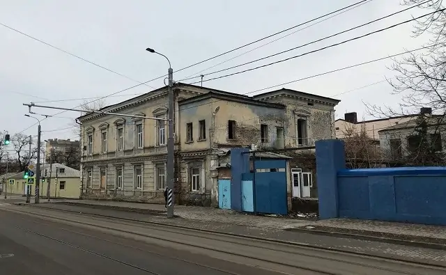 Здание бывшего тубдиспансера на улице Станиславского в Ростове. Фото vk.com/moifasad.