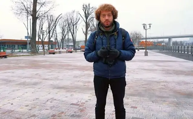 Илья Варламов в Левобережном парке. Скриншот из фильма.