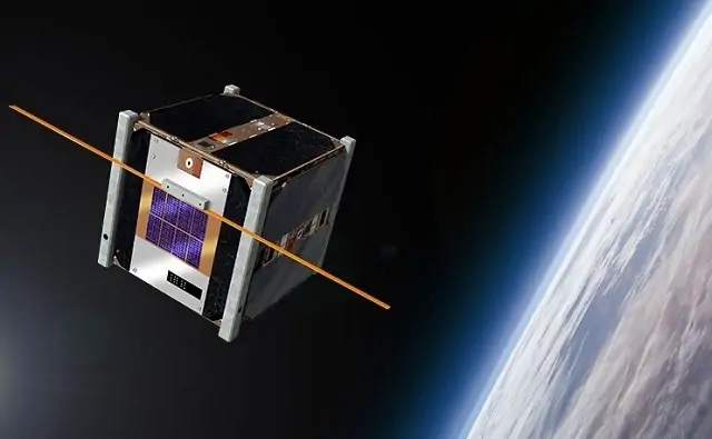 Спутник типа CubeSat в космосе. Фото secretmat.ru