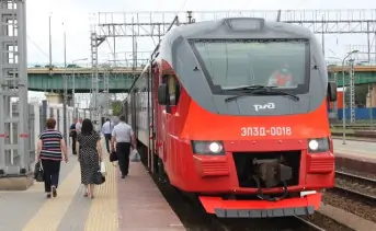 Городская электричка на пригородном ЖД вокзале в Ростове. Фото donnews.ru