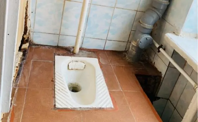 Туалет школы №34 из Таганрога. Фото promonado.ru