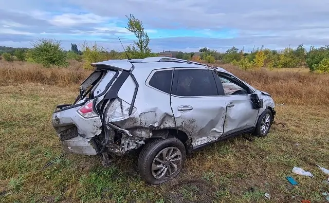 Разбитый кроссовер Nissan X-Trail. Фото отдела пропаганды ГИБДД по Ростовской области