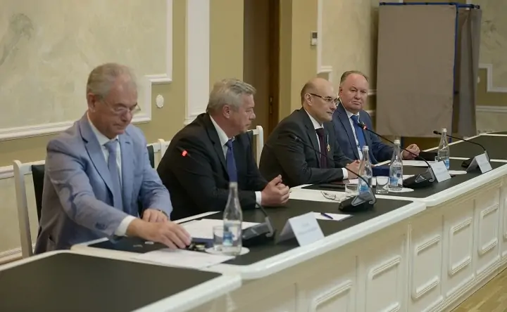 Первое заседание региональной избирательной комиссии в обновлённом составе. Фото rostov.izbirkom.ru