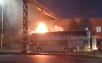 В Ростовской области во время движения загорелся автобус с пассажирами
