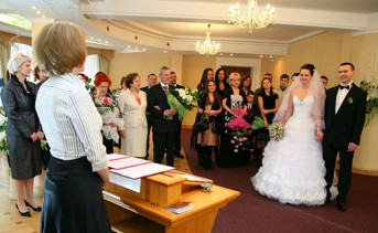 В охоте за зеркальной датой свадьбы преуспели 380 пар из Ростовской области