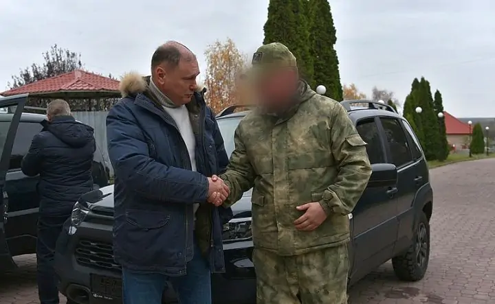 Внедорожники, которые Ревенко передал в зону СВО. Фото zsro.ru