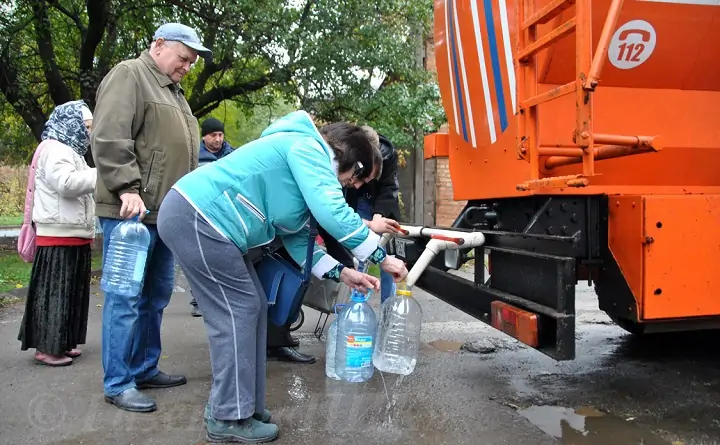 Подвоз воды в Каменск-Шахтинском. Фото газеты "ПИК".