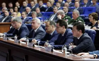 Василий Голубев (третий слева) на научной конференции в министерстве обороны России. Фото function.mil.ru