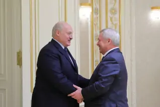 Александр Лукашенко и Василий Голубев. Фото donland.ru