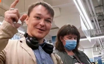 В Ростове арестовали скандального московского блогера, который искал в магазинах просрочку