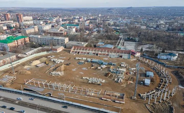 Вид на стройплощадку стадиона "Шахтёр". Фото Дениса Демкова.