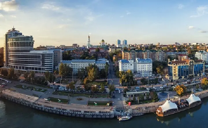 Панорама ростовской набережной. Фото Дениса Демкова