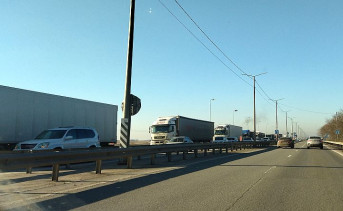 Губернатор запретил въезд в Ростов грузовикам свыше 12 тонн и запуск беспилотников