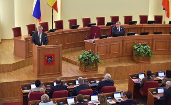 Василий Голубев отчитался перед депутатами Заксобрания о работе правительства Ростовской области в 2021 году