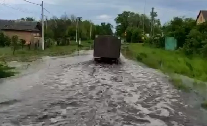 Затопленные хутора. Скрин с видео ГУ МЧС по Ростовской области