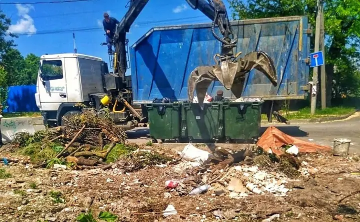 Логвиненко призвал жителей Ростова выбрасывать мусор, где положено