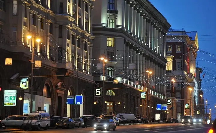Подсветка зданий в Ростове. Фото rostov.kp.ru.