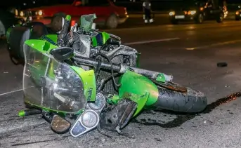 Разбитый мотоцикл Kawasaki. Фото для иллюстрации newgrodno.by