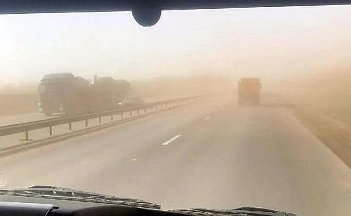 Пыльная буря в Семикаракорском районе в 2020 году. Фото из группы ВК