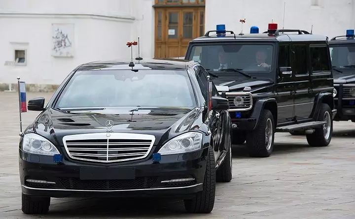 Машины Федеральной службы охраны. Фото autosoren.ru.