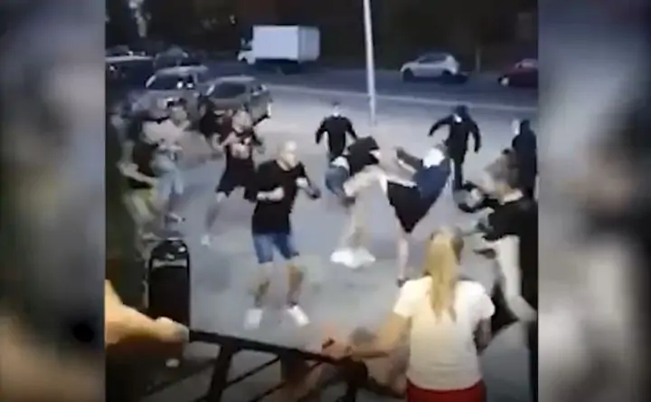 Скриншот с видео с места драки