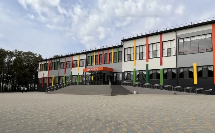 Модульное здание школы №75 в Ростове. Фото donland.ru