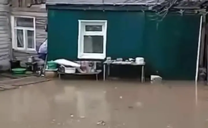 Затопленные дома. Скриншот с видео пресс-службы ГУ МЧС по Ростовской области