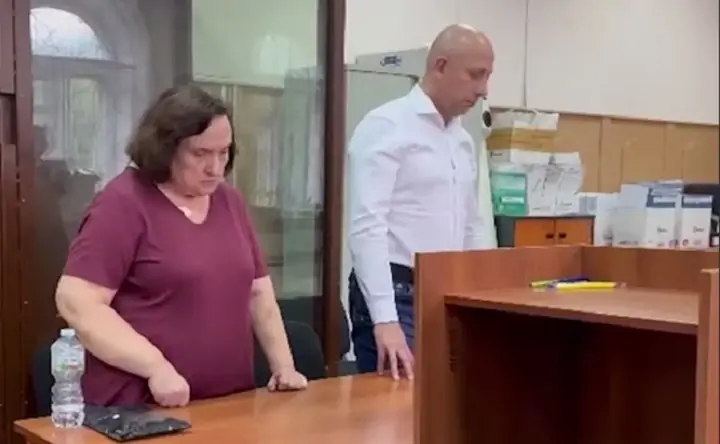 Елена Золотарёва в суде. Скрин с видео из Telegram-канала 112