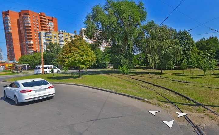 Трамвайные пути на площади Мичурина. Фото с сервиса Яндекс.Карты.