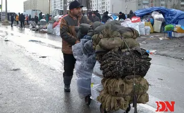 Торговец с рынка «Темерник», который вывозит свои вещи. Фото donnews.ru