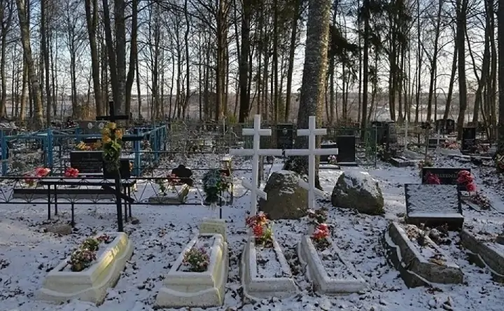 Кладбище зимой. Фото Михаила Фролова, kazan.kp.ru.
