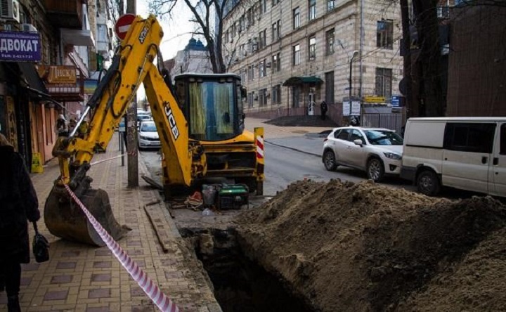 Власти Ростова начали судиться с коммунальщиками, отказавшимися получать разрешение на раскапывание дорог