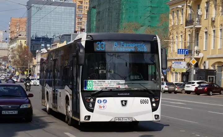 Автобус №33 на Ворошиловском в Ростове. Фото rostov-gorod.ru.