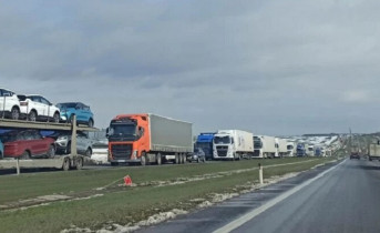 В Ростовской области на трассе М4 «Дон» вновь образовалась многокилометровая пробка