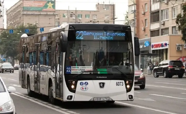 Автобус № 22 в Ростове. Фото 161.ru