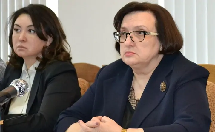 Елена Золотарёва (справа). Фото Ростовского областного суда