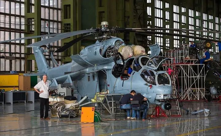 Производство вертолёта на Роствертоле. Фото sdelanounas.ru.