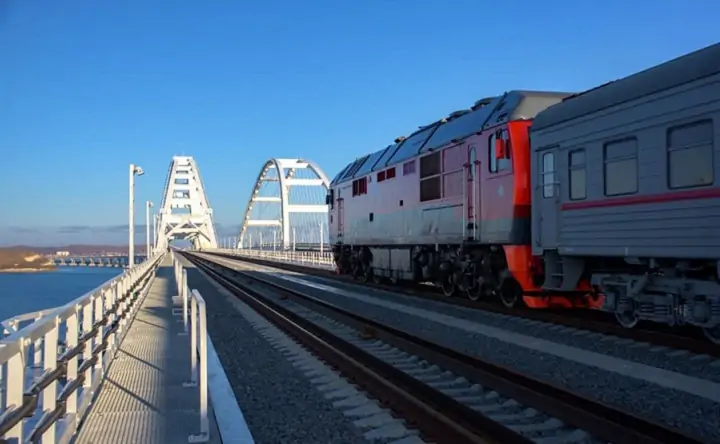 Существующая железная дорога между Ростовом и Крымом. Фото официальный паблик Гранд Сервис Экспресс в соцсети