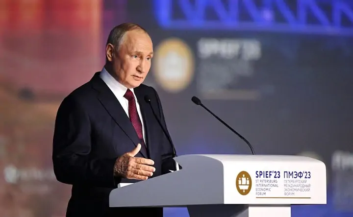 Выступление Владимира Путина на ПМЭФ-2023. Фото zsro.ru