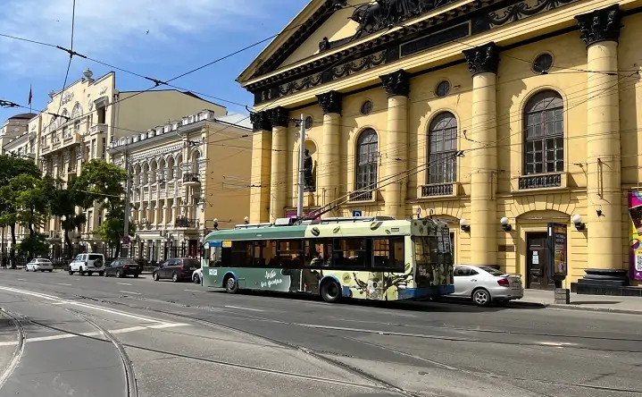 Трамвайные пути на Будённовском. Фото портала «Ростовский городской транспорт»