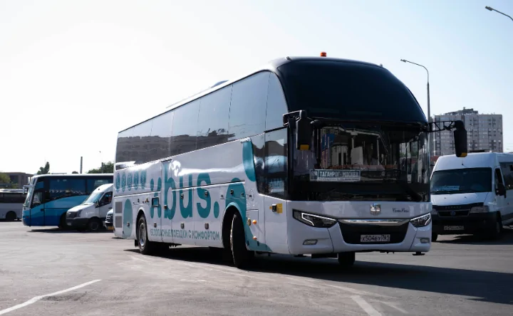 Автобус нового перевозчика XBus. Фото предоставлено пресс-службой ООО «ЭК-Сервис»