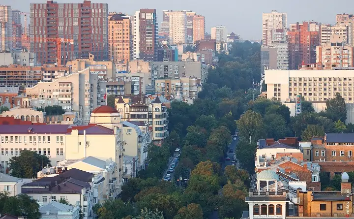 Вид на улицу Пушкинская с высоты. Фото Дениса Демкова.