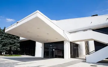 Главный вход в автовокзал. Фото donnews.ru