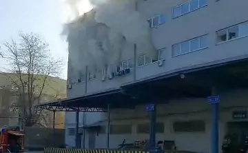 Фото с места пожара администрации Железнодорожного района Ростова