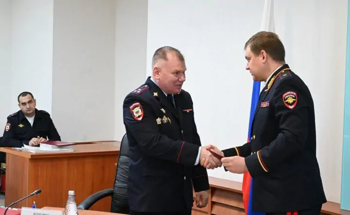 Александр Козырев (слева) и Владимир Савчук. Фото пресс-службы ГУ МВД по Ростовской области